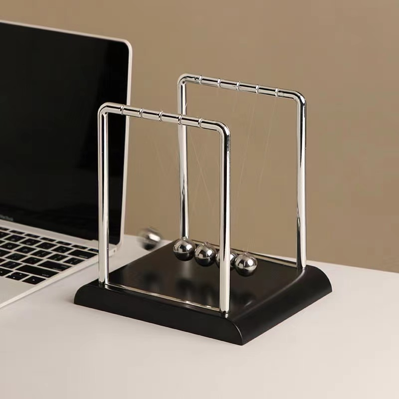 뉴턴 진자 균형 공: 사무실 및 가정용 세련된 책상 장 - Newton Cradle Large 리뷰 및 가격
